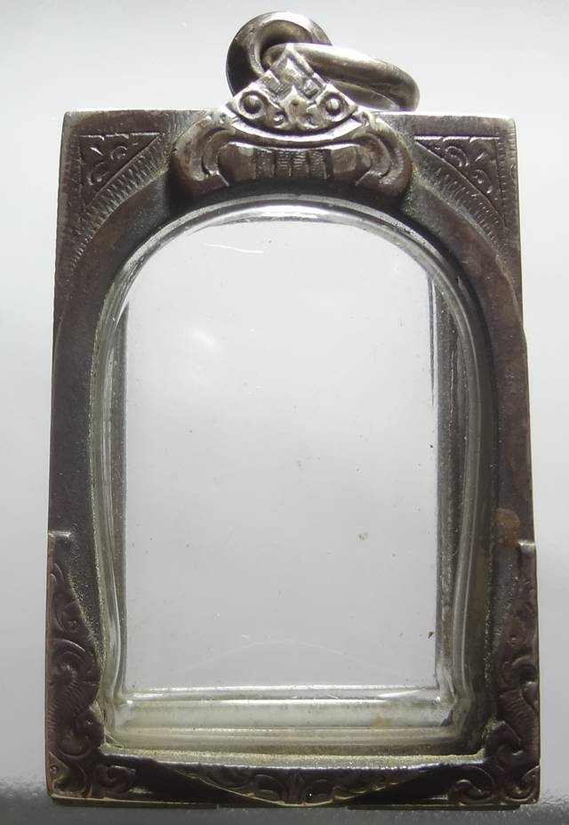 : ตลับเงินใส่สมเด็จขนาดมาตฐาณตามภาพครับ