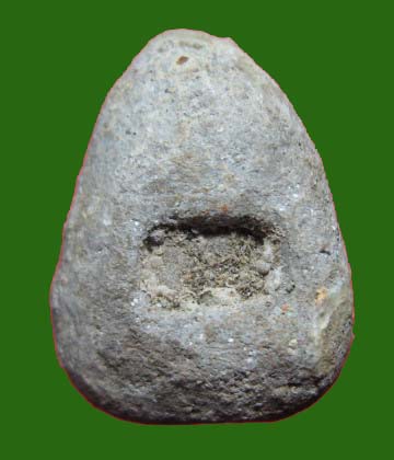 พระปิดตานั่งยอง กรุวัดท้ายตลาด 