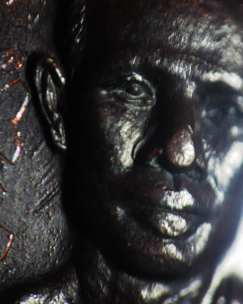 เหรียญรุ่นแรก หลวงปู่บัว ถามโก วัดศรีบุรพาราม พ.ศ.๒๕๒๓ ( คอขีด )