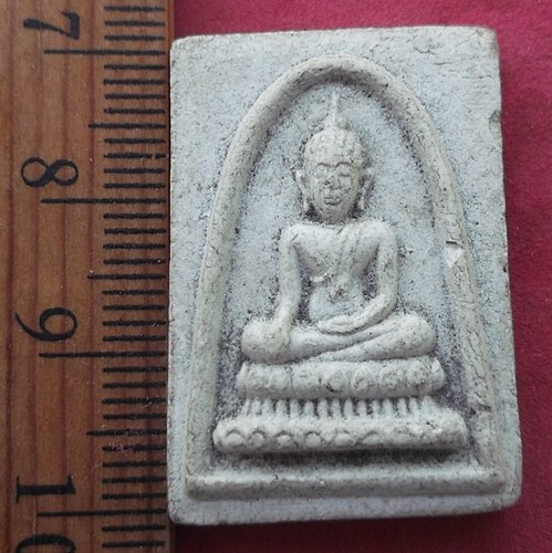 วัดใจเริ่ม 10 บาท กับ หลวงพ่อโต วัดบางพลีใหญ่ใน เนื้อผงสี่เหลี่ยม ....AD678