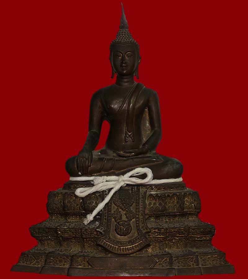 หลวงพ่อชัยมงคล  ขนาดหน้าตัก ๕ นิ้ว สูง ๑๐ นิ้ว วัดเขาดิน จ.ประจวบคีรีขันธ์  พ.ศ. 2528