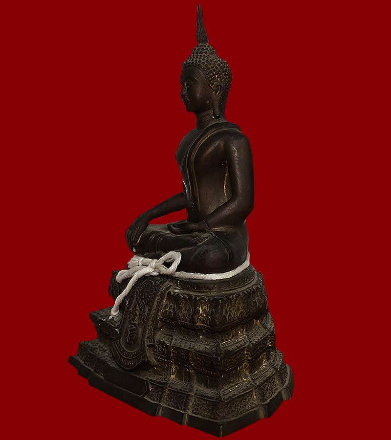 หลวงพ่อชัยมงคล  ขนาดหน้าตัก ๕ นิ้ว สูง ๑๐ นิ้ว วัดเขาดิน จ.ประจวบคีรีขันธ์  พ.ศ. 2528