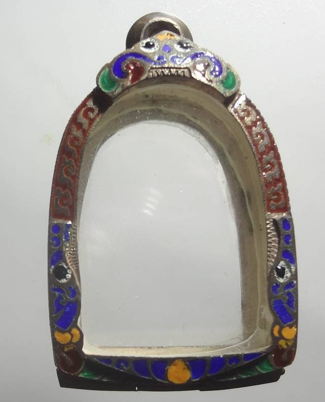 : ตลับเงินลงยางามๆครับ 2