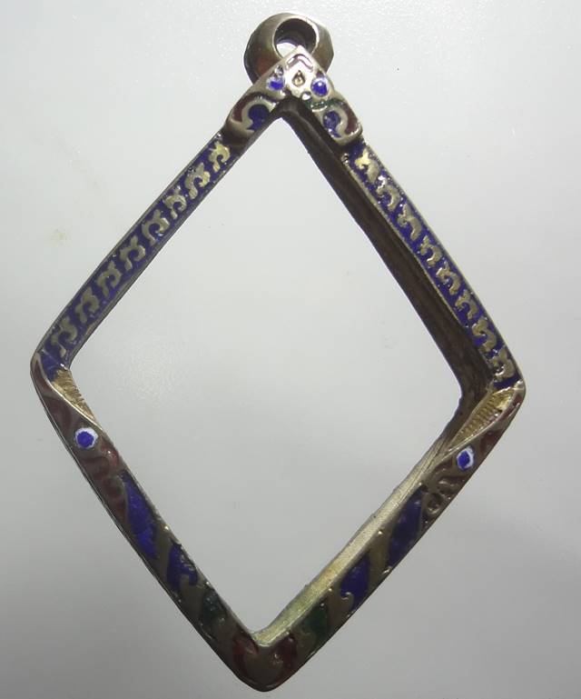 : ตลับเงินลงยางามๆครับ 3