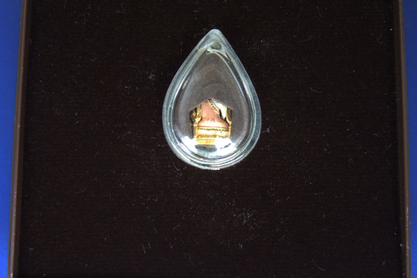  พระพุทธชินราช เนื้อสามกษัตริย์ ภปร.ขนาด1/4 นิ้ว กล่องเดิมๆ