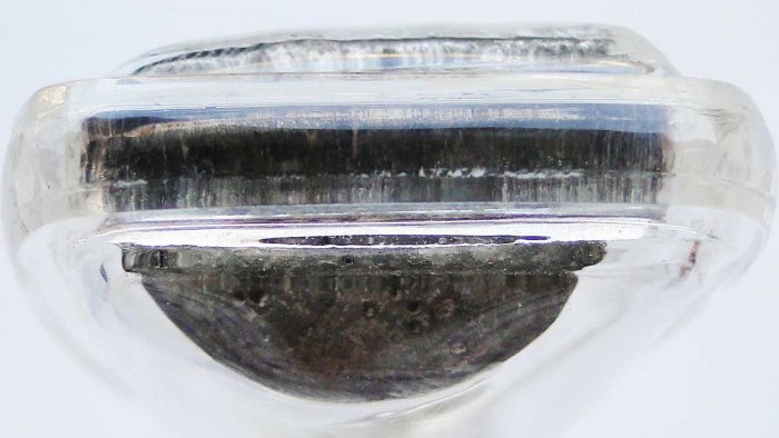 พระพุทธปางสมาธิ ประทับนั่งฐานสูง เนื้อแก่เงิน