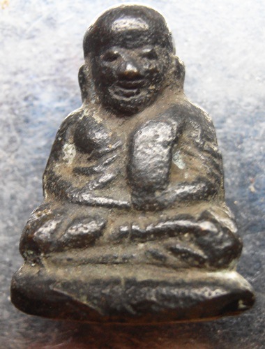 หลวงพ่อเงินรุ่นปืนแตก สวยๆเดิมๆครับ นิยม