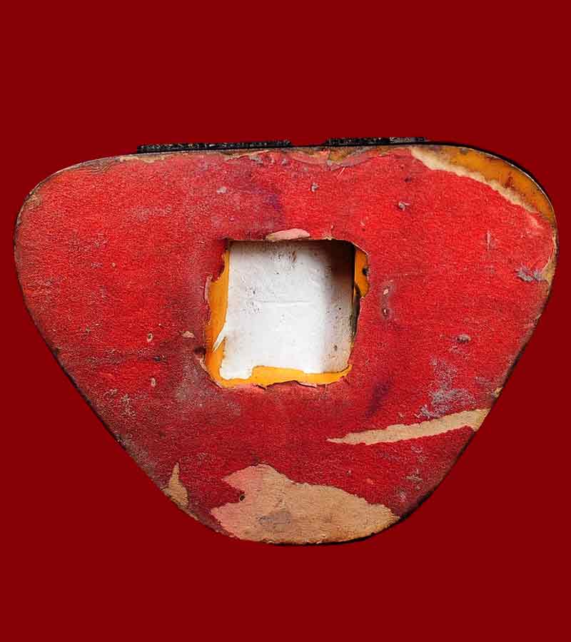 หลวงปู่แหวน เนื้อเรซิ่น ขนาดหน้า ตัก ๕ นิ้ว สูง ๗ นิ้ว