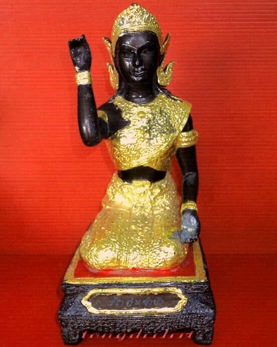 แม่นางกวักบูชา วัดอินจำปา จ.เพชรบุรี สวยมากค่ะ