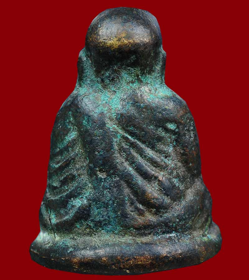 หลวงพ่อเงิน วัดบางคลาน จังหวัดพิจิตร รุ่นปืนแตก พิมพ์เศียรกลม ปี ๒๕๒๘ 