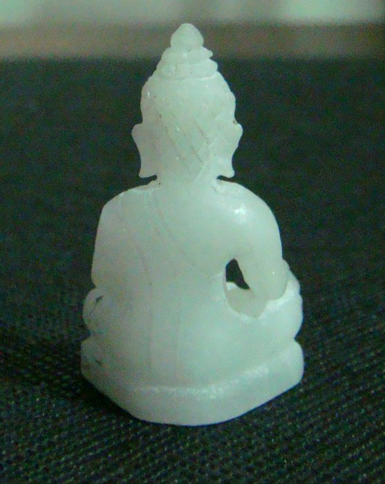 พระพุทธพิมพ์ปางมารวิชัย เนื้อหยกขาวแกะ