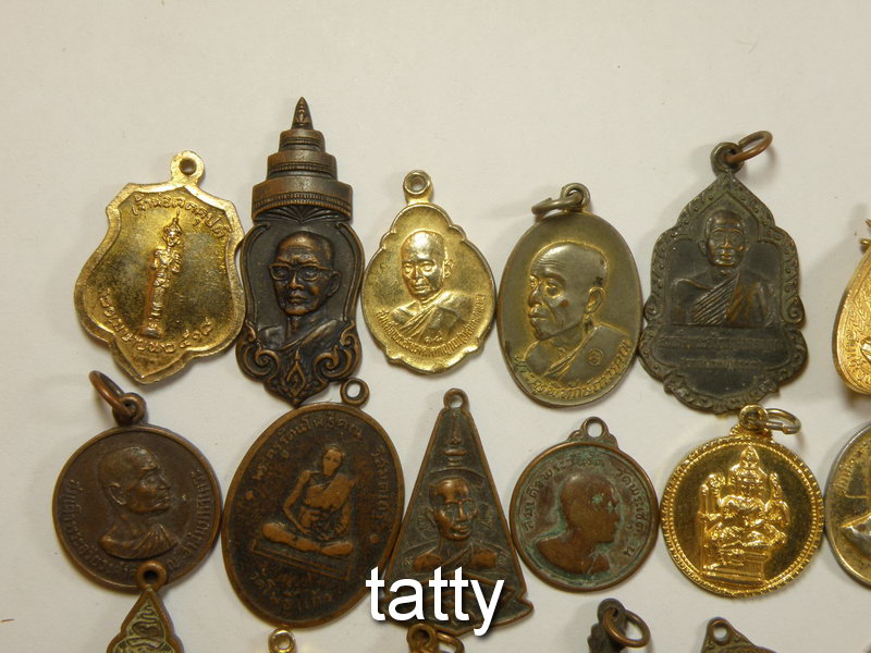 เหมาๆ ตกองค์ละ 7 บาท รวมเหรียญสร้างก่อน พ.ศ.2520