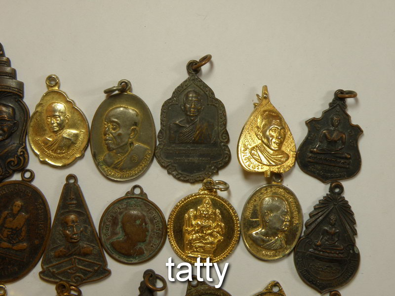 เหมาๆ ตกองค์ละ 7 บาท รวมเหรียญสร้างก่อน พ.ศ.2520