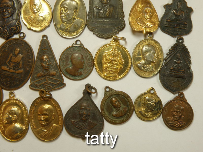 เหมาๆ ตกองค์ละ 7 บาท รวมเหรียญสร้างก่อน พ.ศ.2520