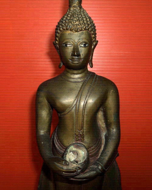 พระบูชาปางอุ้มบาตร(พระประจำวันพุธ) วัดประสาทบุญญาวาส ปี 2506 หายากมากค่ะ