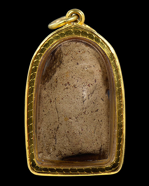 พระคง กรุเก่า จ.ลำพูน ฟอร์มตรง สภาพสวย+เลี่ยมทอง+บัตรรับรองครับ