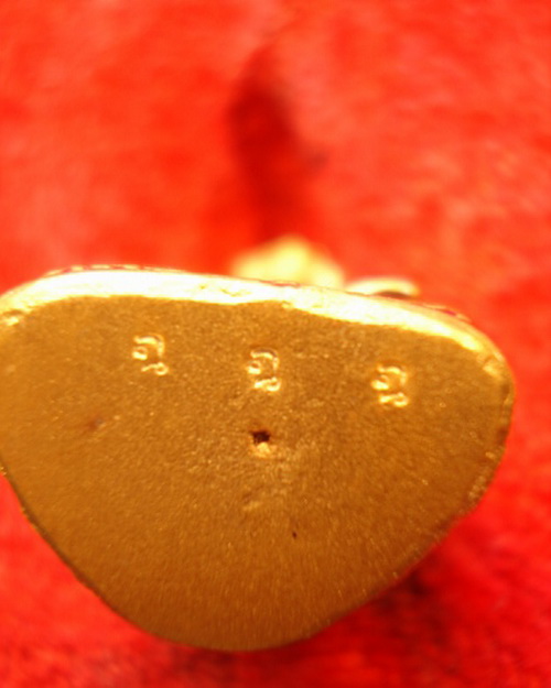 หล่อลอยองค์ลป.ทวดพ่อท่านฉิ้นวัดเมืองยะลาหน้าแก่เนื้อทองบรอนฃ์ชุบทองคำแท้พ่นทรายฃาตินลงยาพุทธชยันตี26