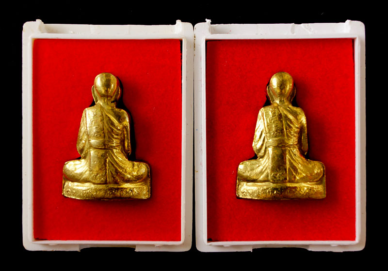 ***ปั๊มรูปเหมือน หลวงพ่อเพี้ยน รุ่นแรกออกวัดท่าโขลง 2 องค์***