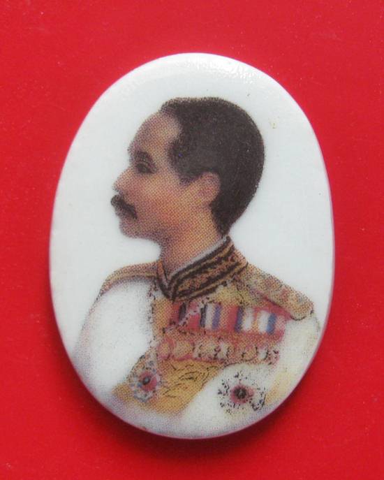 ล็อกเก็ตพระมหาปิยะราช หลังแผ่นเงิน หลวงพ่อเกษม เขมโก อธิฐานจิต  ปี 35 กล่องเดิมคะ