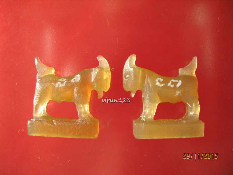 วัดใจ.....2 ตน แพะ แกะจากเขาควายเผือก ฐาน1.4 x สูง1.7 ซม. หลวงพ่อสิน วัดละหารใหญ่ 4