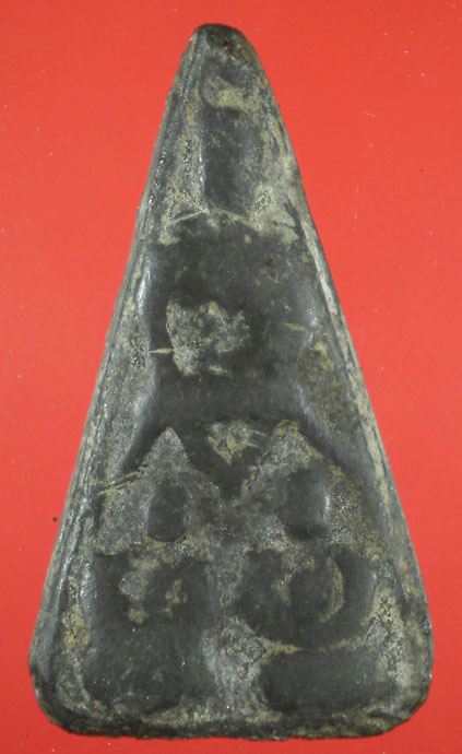 พระเนื้อตะกั่วหลังยันต์ครับ