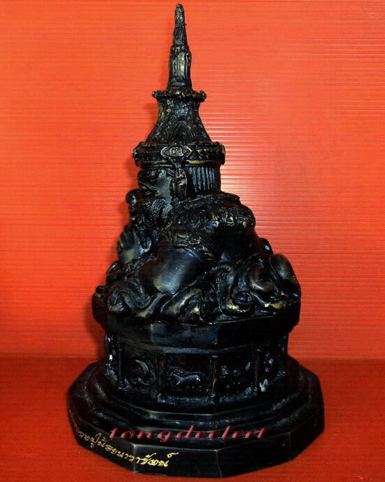 พระบูชาราหูตำหรับหลวงพ่อน้อย วัดศีรษะทอง จ.นครปฐม รุ่น 12 นักษัตร สวยมากค่ะ