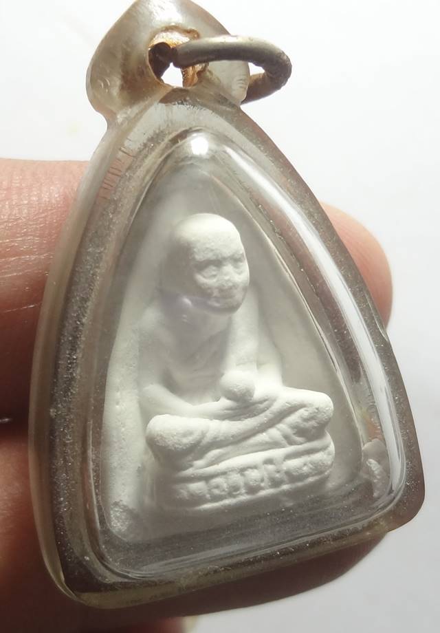  หลวงปู่ทวดหลวงปู่ดู่วัดสะแกครับ