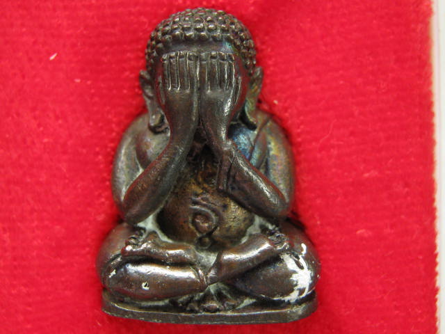 ปิดตามหาลาภ รุ่นเจริญดี หลวงปู ่คำพันธ์ ปี 36 เนื้อนวะ กล่องเดิม