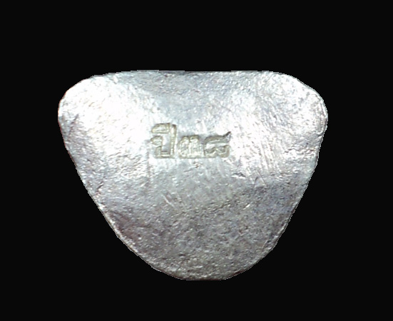 รูปหล่อหลวงพ่อผล วัดเชิงหวาย เนื้อเงิน  