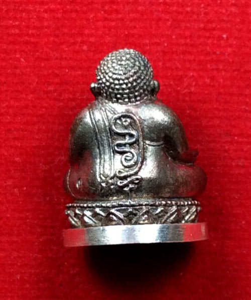 พระสังกัจจายน์ รุ่นรับทรัพย์ หลวงพ่อสาคร เนื้อนวะก้นเงิน หมายเลข 196