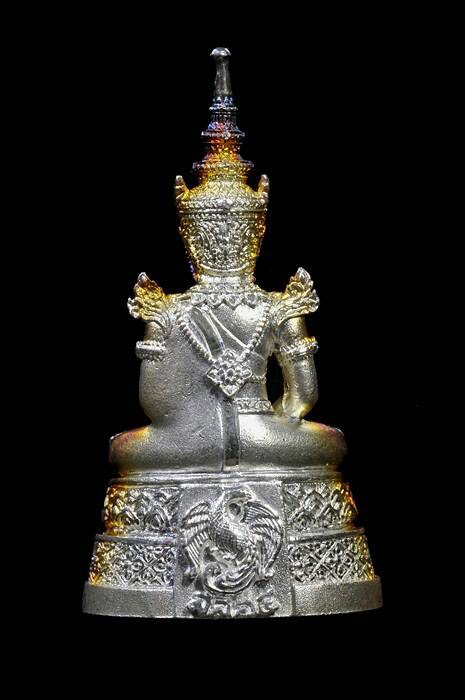 พระแก้วมรกตกรมสรรพสามิตรเนื้อเงิน