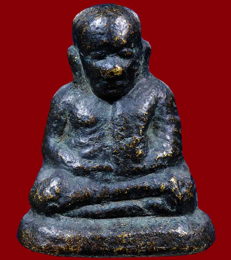 หลวงพ่อเงิน วัดบางคลาน จังหวัดพิจิตร รุ่นปืนแตก พิมพ์นิยม เศียรโต  ปี ๒๕๒๘ 