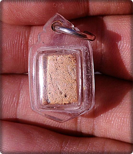 จัดองค์สวยสวยพระกรุนาดูนปีพศ.1300-1800ปีเลี่ยมพร้อมใช้งานเลี่ยมพร้อมใช้พิมพ์นิยมสภาพสวยวิ้งโดนใจให้