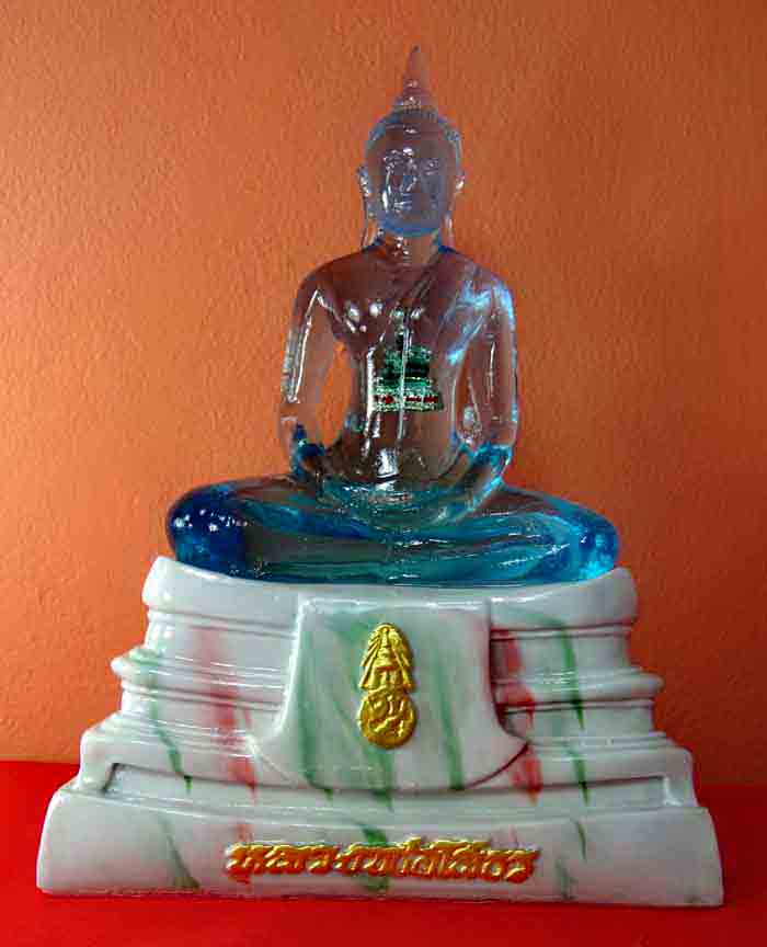 ***พระบูชาพระพุทธโสธร ขนาดหน้าตัก ๕ นิ้ว พระบูชาพระพุทธโสธร ขนาดหน้าตัก ๕ นิ้ว เนื้อเรซิ่นใสสีฟ้า พร