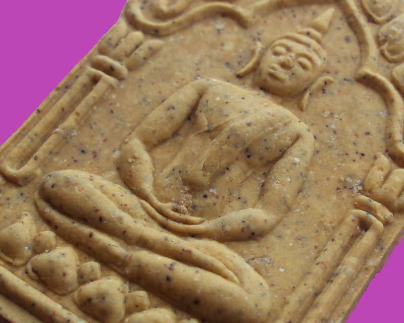 พระขุนแผน เนื้อเหลืองว่านดอกทอง รุ่นผ้าป่า 46 หลวงพ่อสาคร วัดหนองกรับ 