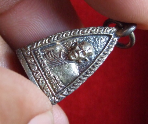 พระกริ่งสามหน้า วัดฉลอง ภูเก็ต ปี 2535 สภาพสวย กล่องเดิม ตามรูป