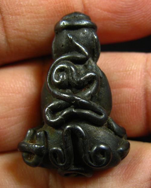 พระปิดตา เนื้อหามวลสารดี สวยไม่ทราบที่ครับ