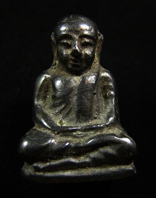 พระพิมพ์หลวงพ่อเงิน เนื้อเมฆพัตร สวยไม่ทราบที่ครับ