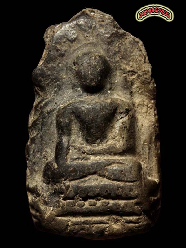 พระคงลำพูน สีผ่านดำ เข้มขลังครับ