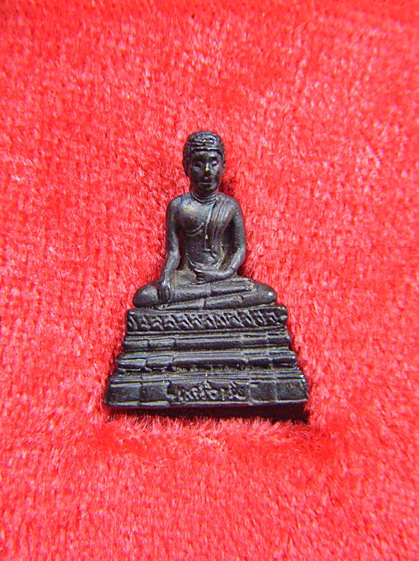 พระศรีอริยเมตไตร วัดไลย์ ลพบุรี สภาพสวยพร้อมกล่องเคาะเดียวครับ