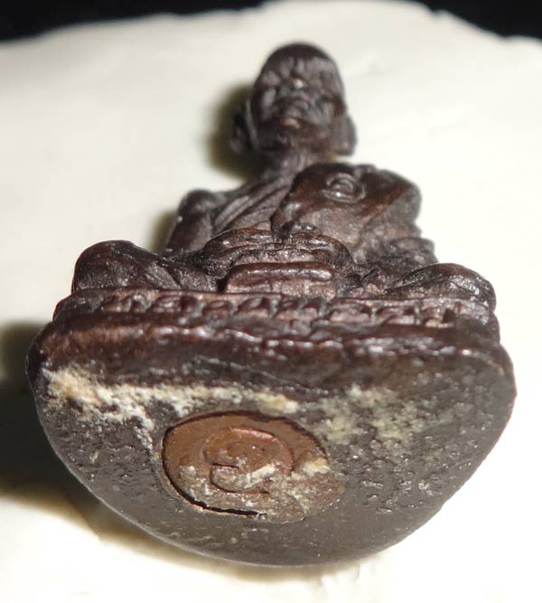 รูปหล่อลอยองค์หลวงปู่อวง วัดสง่างาม จ.สุรินทร์  รุ่นแรก 