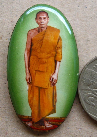 ล็อคเก็ต เต็มองค์ ที่ระลึกกฐิน ปี2556 หลวงพ่อเพี้ยน วัดเกริ่นกฐิน จ ลพบุรี ปลุกเสก ออกวัดท่าโขลง