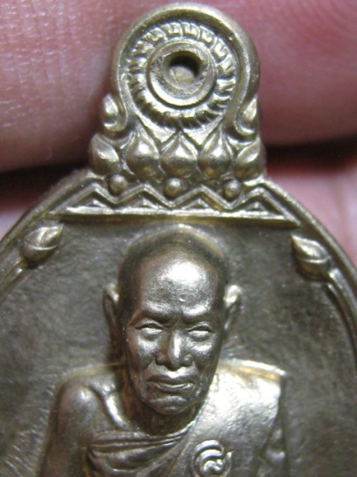 เหรียญระฆังหลวงพ่อชื้น ปี2545 เนื้ออัลปาก้า วัดญาณเสน จ.อยุธยา สภาพสวย 