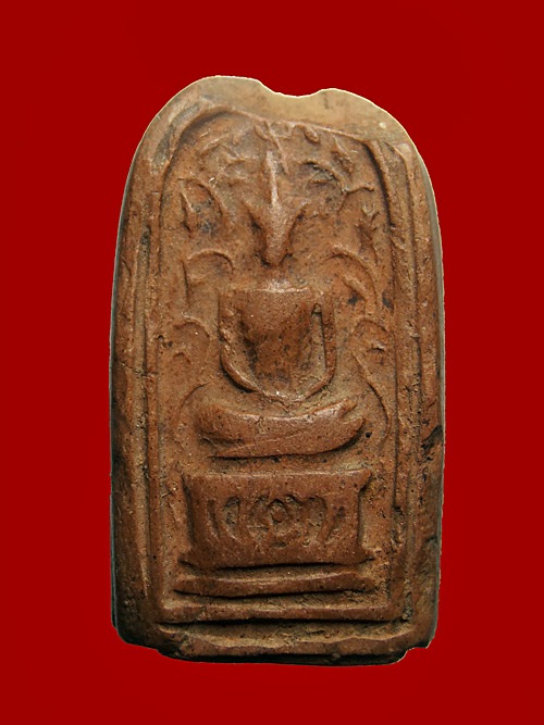 พระซุ้มเถาวัลย์ กรุวัดชนะสงคราม เนื้อดินแดงหายาก มาพร้อมบัตร พระมีอายุกว่า200ปีมาแล้วครับ จ.กรุงเทพฯ