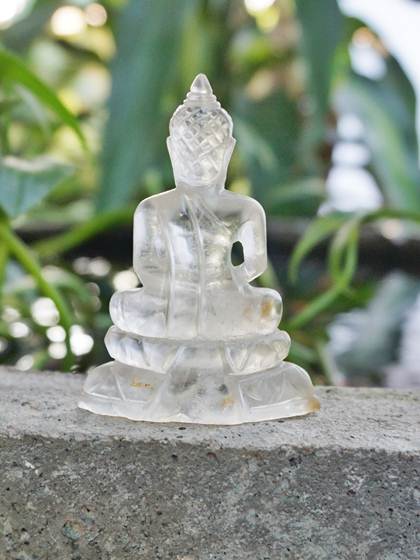 พระพุทธแกะสลัก จากหินเขี้ยวหนุมาน  ขนาด หน้าตัก  4 เซนติเมตร