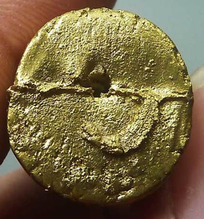  หนุมานทาทอง  เนื่อผงชมภูนุช ปี 43 ออกวัดซับลำไย หลวงปู่หมุนปลุกเสก  พร้อมบัตรรับรองพระแท้