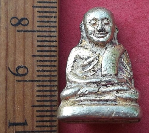 วัดใจเริ่ม 10 บาท กับ รูปหล่อหลวงพ่อเงิน  .....AD596