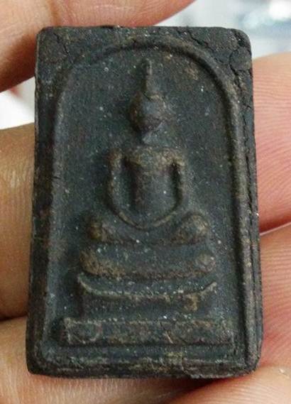 สมเด็จโนนผึ้ง หลวงปู่หมุน เนื้อว่านฝังพลอย