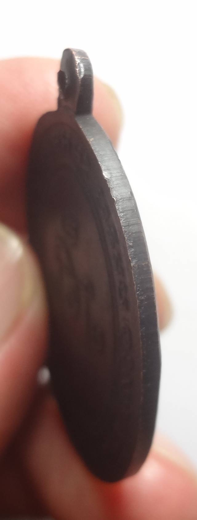 : เหรียญหลวงพ่อแดงวัดเขาบันไดอิฐรุ่น 2หลังเลข 7ผิวหิ้งงามๆครับ