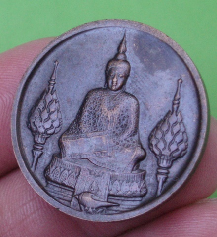 ****วัดใจขำๆ****เหรียญพระแก้วมรกต ปี2525 เนื้อทองแดง พิมพ์ฤดูหนาว วัดพระศรีรัตนศาสนาราม กทม.